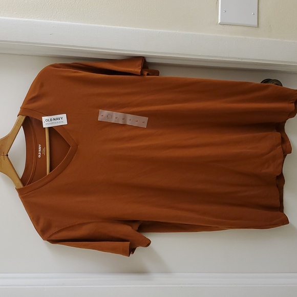 Old Navy Other - New with tags Old navy men's V neck short sleeve tee size large